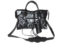 Load image into Gallery viewer, BALENCIAGA バレンシアガ トートバッグ グラフィティ クラシックシティ ミディアム 505550.Y.535269 シルバー金具 美品 中古 54297