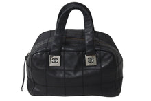 Load image into Gallery viewer, CHANEL シャネル チョコバー ハンドバッグ ミニボストンバッグ 8番台 A24184 ラムスキン ブラック シルバー 美品 中古 54400