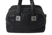 Load image into Gallery viewer, CHANEL シャネル チョコバー ハンドバッグ ミニボストンバッグ 8番台 A24184 ラムスキン ブラック シルバー 美品 中古 54400