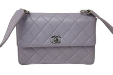 Load image into Gallery viewer, CHANEL シャネル マトラッセ ショルダーバッグ ココマーク 4番台 ラムスキン パープル シルバー金具 美品 中古 54401