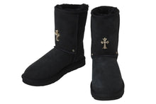 Load image into Gallery viewer, 新品未使用 CHROME HEARTS クロムハーツ UGG アグ ムートンブーツ CHクロス シープスキン シルバー925 ブラック 23 中古 54503