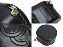 Load image into Gallery viewer, CHANEL シャネル ポーチ ミニバニティポーチ ココマーク ラムスキン ブラック ゴールド金具 美品 中古 54542