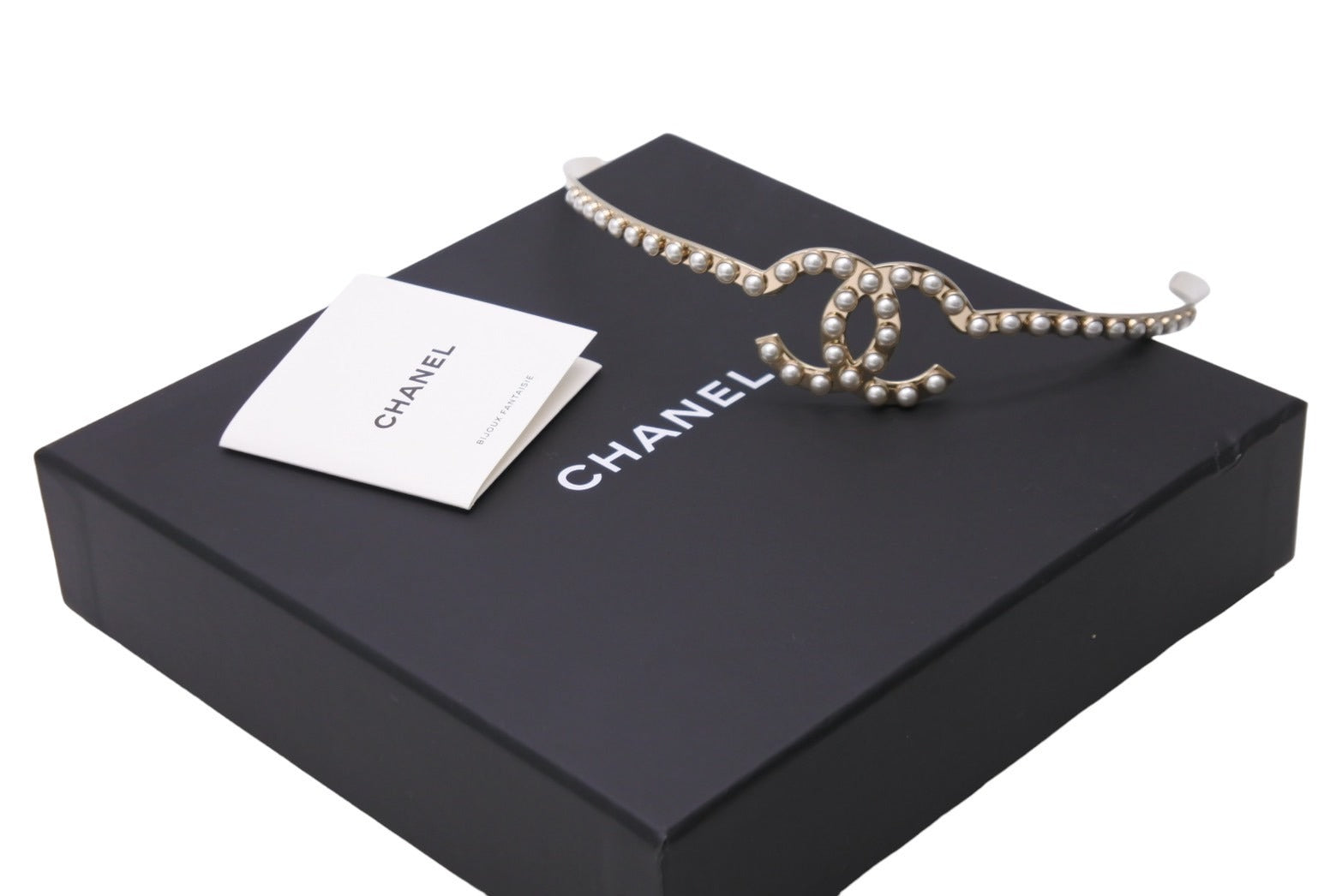印象のデザイン 極美品 CHANEL シャネル フェイクパール カチューシャ ゴールド ヘアアクセサリー