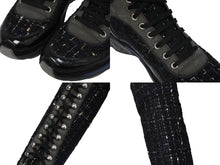 Load image into Gallery viewer, CHANEL シャネル ロングブーツ ラウンドトゥ ココマーク G30443 ツイード レザー 39 ブラック シルバー 美品 中古 54582