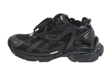 Load image into Gallery viewer, 極美品 BALENCIAGA バレンシアガ スニーカー RUNNER ランナー ユーズド加工 656065 W3RA1 1000 ブラック サイズ39 中古 54605