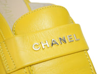 Load image into Gallery viewer, CHANEL シャネル × ファレルウィリアムス 19SS ミュール ローファー サンダル レザー G34846 イエロー サイズ381/2 中古 54795
