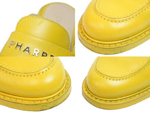 Load image into Gallery viewer, CHANEL シャネル × ファレルウィリアムス 19SS ミュール ローファー サンダル レザー G34846 イエロー サイズ381/2 中古 54795
