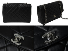 Load image into Gallery viewer, CHANEL シャネル ダイアナ 中マトラッセ シルバー金具 ショルダーバッグ 4番台 ココマーク ラムスキン ブラック 美品 中古 54803
