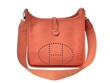 Load image into Gallery viewer, HERMES エルメス エブリン2 PM ショルダー バッグ トリヨンクレマンス フラミンゴ □P刻印 シルバー 金具 美品 中古 54808