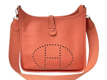 Load image into Gallery viewer, HERMES エルメス エブリン2 PM ショルダー バッグ トリヨンクレマンス フラミンゴ □P刻印 シルバー 金具 美品 中古 54808