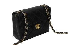 Load image into Gallery viewer, CHANEL シャネル ミニマトラッセ ショルダーバッグ 7番台 ココマーク ラムスキン ブラック ゴールド 美品 中古 54815