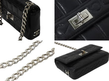 Load image into Gallery viewer, CHANEL シャネル 2.55チョコバーチェーンミニショルダーバッグ ラムスキン 6番台 ブラック シルバー金具 美品 中古 54822