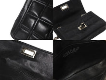 Load image into Gallery viewer, CHANEL シャネル 2.55チョコバーチェーンミニショルダーバッグ ラムスキン 6番台 ブラック シルバー金具 美品 中古 54822