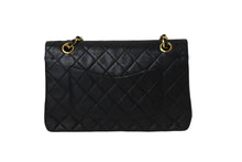 Load image into Gallery viewer, CHANEL シャネル マトラッセ 25 ショルダーバッグ ダブルフラップ 3番台 ラムスキン ブラック ゴールド 美品 中古 54827