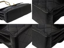 Load image into Gallery viewer, CHANEL シャネル ショルダーバッグ マトラッセ30 ダブルフェイス チェーンショルダー 4番台 ブラック ラムスキン 美品 中古 54844