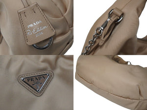 極美品 PRADA プラダショルダーバッグ Re Edition 2006 2WAY 三角ロゴ カメオベージュ ナイロン 1BH172 シルバー金具 中古 54859 