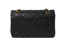 Load image into Gallery viewer, CHANEL シャネル マトラッセWフラップチェーンショルダーバッグ 4番台 ラムスキン 23cm ブラック ゴールド金具 美品 中古 54910