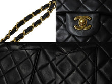 Load image into Gallery viewer, CHANEL シャネル マトラッセWフラップチェーンショルダーバッグ 4番台 ラムスキン 23cm ブラック ゴールド金具 美品 中古 54910