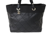 Load image into Gallery viewer, CHANEL シャネル パリビアリッツ トートバッグMM ココマーク A34209 コーティングキャンバス レザー シルバー金具 美品 中古 54920