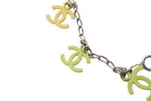 Load image into Gallery viewer, CHANEL シャネル ヴィンテージ ブレスレット ココマーク シルバーチェーン チャームブレスレット イエロー 美品 中古 55026