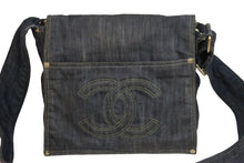 Load image into Gallery viewer, CHANEL シャネル ショルダーバッグ スパークリングデニム 10番台 ココマーク ネイビー A31987 ゴールド金具 良品 中古 55035