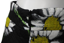 Load image into Gallery viewer, 極美品 DOLCE&amp;GABBANA ドルチェアンドガッバーナ ひまわり柄 スカート ブラック 花柄 ボトムス L52113 サイズ11/12 中古 55132