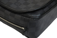 Load image into Gallery viewer, LOUIS VUITTON ルイ ヴィトン クラッチバッグ トゥルース サスペンダブル ダミエグラフィット N41419 シルバー金具 美品 中古 55225