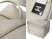 Load image into Gallery viewer, CHANEL シャネル ハンドバッグ チョコバー ココマーク キャンバス レザー ベージュ シルバー金具 8番台 2003年 美品 中古 55234