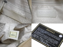 Load image into Gallery viewer, CHANEL シャネル ハンドバッグ チョコバー ココマーク キャンバス レザー ベージュ シルバー金具 8番台 2003年 美品 中古 55234