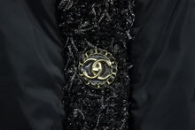 Load image into Gallery viewer, 新品同様 CHANEL シャネル ジャケット ブルゾン ココマーク ブラック ポリアミド ツイード 38 P60016V45660 中古 55268