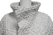 Load image into Gallery viewer, 極美品 ISSEY MIYAKE イッセイミヤケ ジャケット 3D スチームストレッチ 2016AW ホワイト サイズ3 IM63-FA001-11 中古 55290