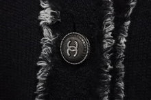 Load image into Gallery viewer, CHANEL シャネル カーディガン ココマークボタン P42011W04956 タグ無し カシミヤ ニット ブラック ホワイト 美品 中古 55319