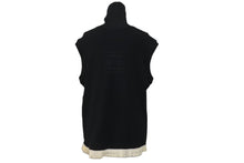 Load image into Gallery viewer, CHANEL シャネル タンクトップ ノースリーブ パイピングロゴ ココマークスクエアボタン P22006V13321 ブラック 42 美品 中古 55322