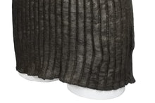 Load image into Gallery viewer, 極美品 CHANEL シャネル ココマーク ニット カットソー 99P カーキ Vネック 半袖 ロゴ P12593V00565 トップス サイズ40 中古 55323