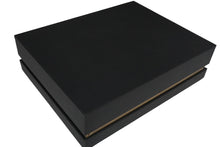 Load image into Gallery viewer, 新品同様 VERSACE ヴェルサーチ デューサ 時計ケース ウォッチケース 収納 25本 ブラック 木 合皮 ゴールド金具 中古 55333