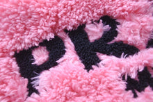 Load image into Gallery viewer, 極美品 PRADA プラダ バケットハット エンブロイダリーロゴテリークロス 刺繍 1HC1372DXO ポリエステル ピンク M 中古 55347