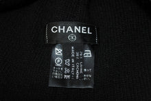 Load image into Gallery viewer, 極美品 CHANEL シャネル ココマークロゴ ニット帽 帽子 キャップ ビーニー カシミア ブラック ブルー 中古 55418
