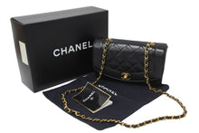 Load image into Gallery viewer, 極美品 CHANEL シャネル チェーンショルダーバッグ ダイアナマトラッセ 22cm 3番台 ブラック ゴールド金具 中古 55472