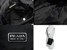 画像をギャラリービューアに読み込む, 極美品 PRADA プラダ ミニショルダーバッグ ナイロン トライアングルロゴ ブラック シルバー金具 中古 55482 