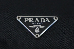 極美品 PRADA プラダ ミニショルダーバッグ ナイロン トライアングルロゴ ブラック シルバー金具 中古 55482 
