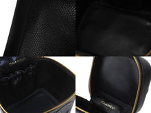 Load image into Gallery viewer, CHANEL シャネル ココマーク バニティバッグ 縦型 ハンドバッグ 5番台 キャビアスキン ブラック ゴールド金具 美品 中古 55487