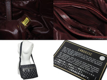Load image into Gallery viewer, CHANEL シャネル コココクーン ココマーク 14番台 ショルダーバッグ ブラック ナイロン レザー 美品 中古 55570