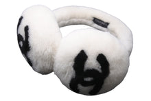 Load image into Gallery viewer, 極美品 CHANEL シャネル ココマーク イヤーマフラー 耳当て ファー ホワイト 中古 55571