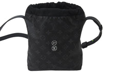 Load image into Gallery viewer, LOUIS VUITTON ルイヴィトン ショルダーバッグ 巾着 フラグメント 藤原ヒロシ ナノバッグ M43418 ノワール 美品 中古 55589