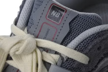 Load image into Gallery viewer, 極美品 NEW BALANCE ニューバランス スニーカー 1906 Dワイズ PROTECTION PACK グレー サイズ26CM M1906DA 中古 55610