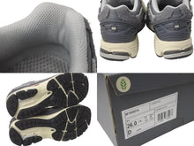 Load image into Gallery viewer, 極美品 NEW BALANCE ニューバランス スニーカー 1906 Dワイズ PROTECTION PACK グレー サイズ26CM M1906DA 中古 55610