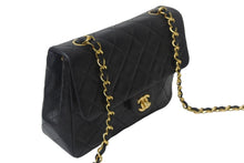 Load image into Gallery viewer, CHANEL シャネル チェーンショルダーバッグ ミニマトラッセ20cm 1番台 ラムスキン ブラック ゴールド金具 美品 中古 55630