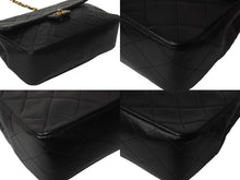 Load image into Gallery viewer, CHANEL シャネル チェーンショルダーバッグ ミニマトラッセ20cm 1番台 ラムスキン ブラック ゴールド金具 美品 中古 55630