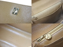 Load image into Gallery viewer, CHANEL シャネル ハンドバッグ トップハンドル キャビアスキン ベージュ ゴールド金具 ターンロック 美品 中古 55635