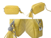 Load image into Gallery viewer, CHANEL シャネル レザー チェーン ショルダーバッグ タッセル付き イエロー ココマーク シルバー金具 ロゴ 美品 中古 55646